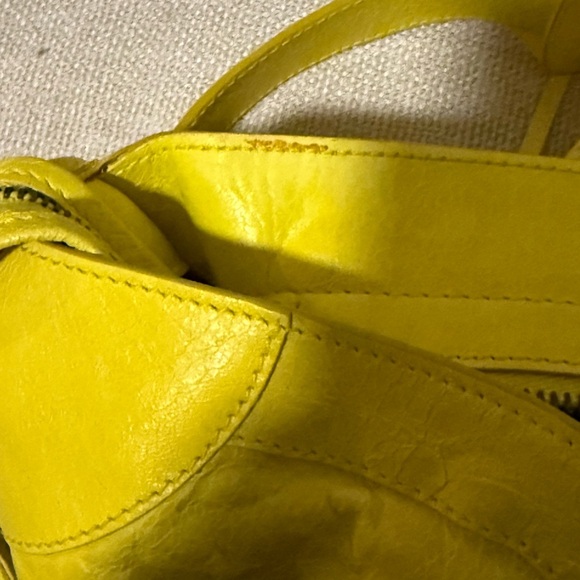 Balenciaga Medium Le City Citron Yellow Shoulder Bag with mirror - Picture 14 of 16
